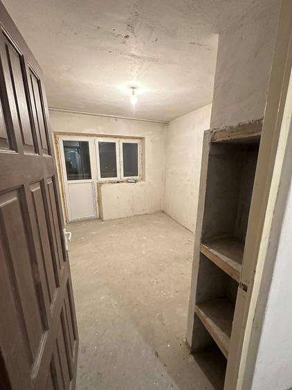 Apartament cu 4 camere decomandat în Dristor