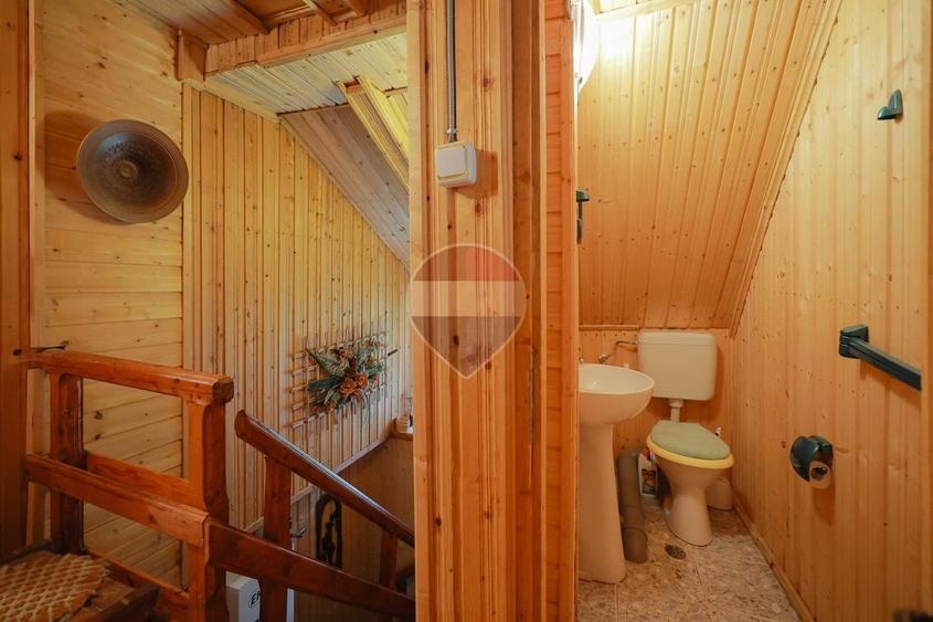 Casă individuală cu 12 camere cu Teren 3326 Mp în Arieșeni