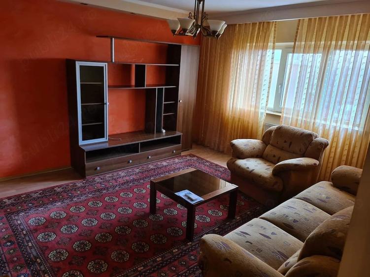 Apartament cu 3 camere decomandat în Vitan