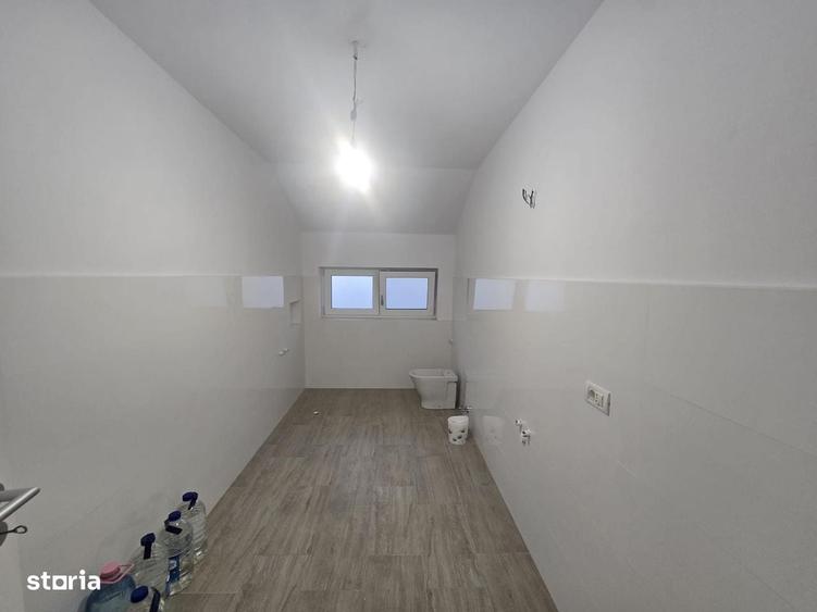 Casă cu 4 camere cu Teren 1239 Mp în Central