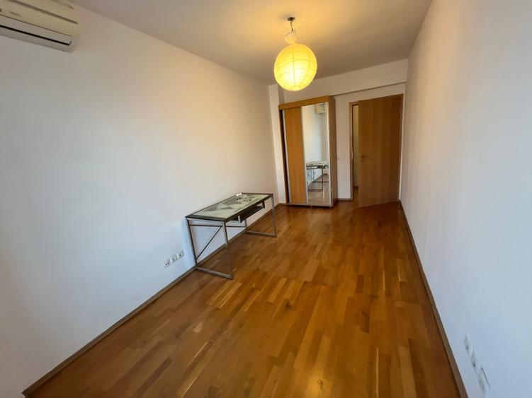 Apartament cu 3 camere decomandat în Dristor