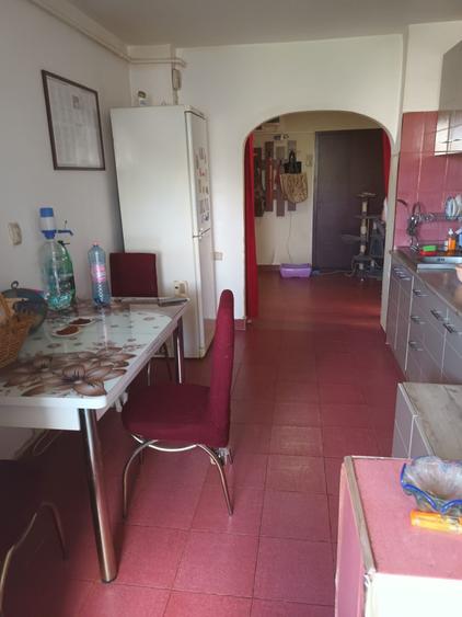 Apartament cu 4 camere decomandat, mobilat în Militari