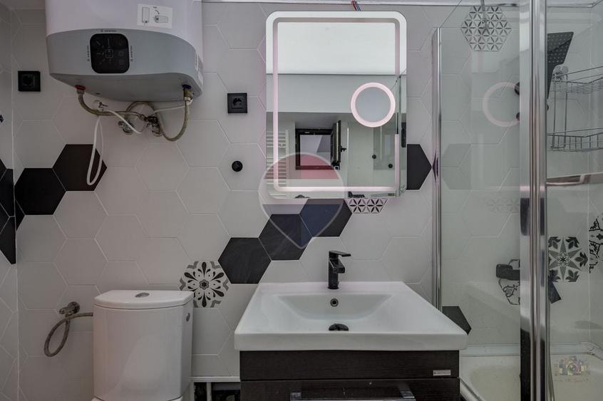 Apartament cu 4 camere decomandat în P-ța Unirii