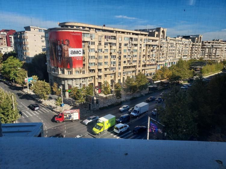 Apartament cu 3 camere decomandat în Decebal
