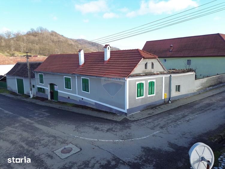 Casă cu 4 camere cu Teren 1084 Mp în Vale
