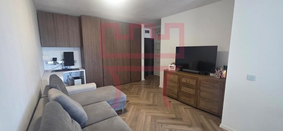 Apartament cu 2 camere semidecomandat, mobilat în Semicentral