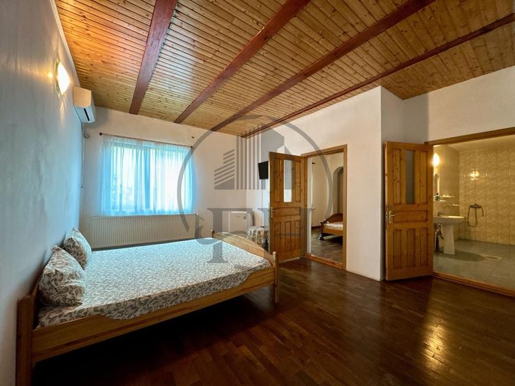 Casă individuală cu 15 camere cu Canalizare în Nord