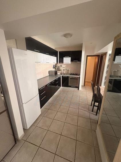 Apartament cu 2 camere decomandat, mobilat în Ultimul leu