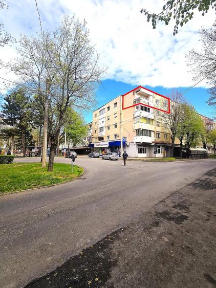 Apartament cu 2 camere decomandat în Micro 16