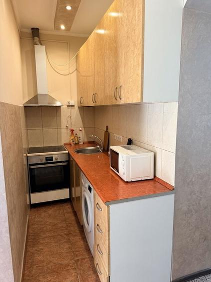 Casă cu 3 camere cu Teren 100 Mp în Central