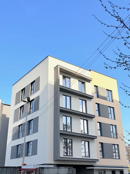 Apartament cu 3 camere decomandat în Băneasa