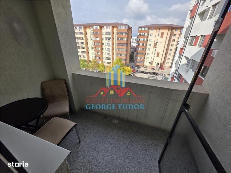 Apartament cu 2 camere decomandat în Roșu