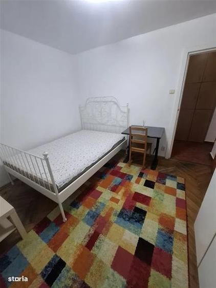 Apartament cu 3 camere decomandat, mobilat în Tei