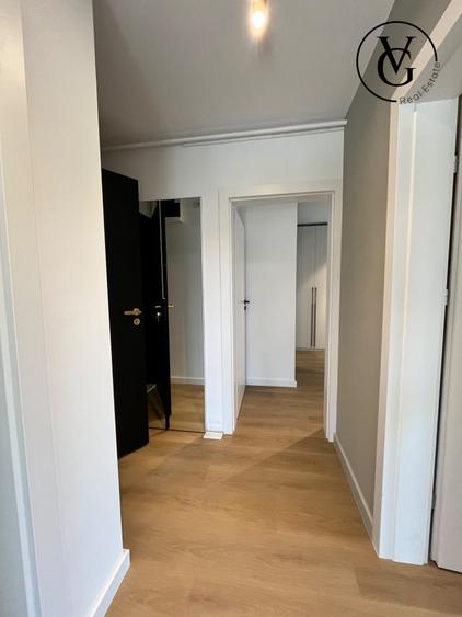 Apartament cu 3 camere decomandat, mobilat în Victoriei