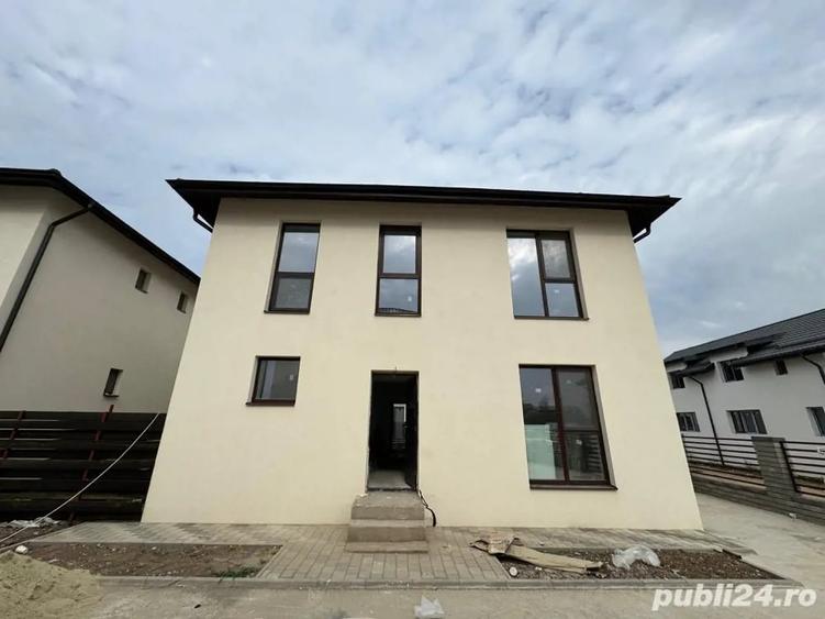 Casă cu 6 camere cu Teren 270 Mp în Central
