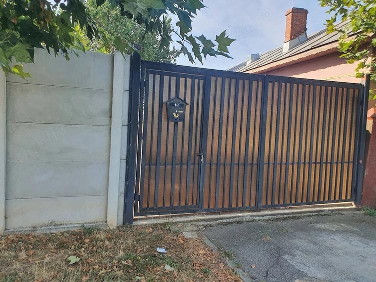 Casă cu Teren 850 Mp în Cârcea