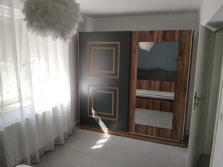 Apartament cu 3 camere semidecomandat în Nicolae Titulescu