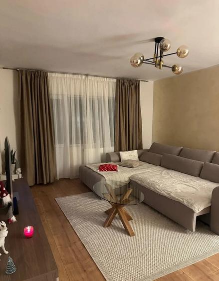 Apartament cu 4 camere decomandat în Otopeni