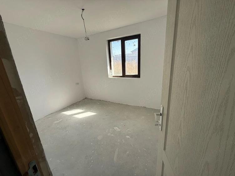 Casă cu 4 camere cu Teren 495 Mp în Șura Mare