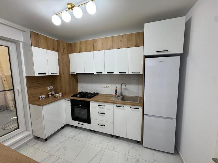 Apartament cu 2 camere decomandat, mobilat în Metalurgiei