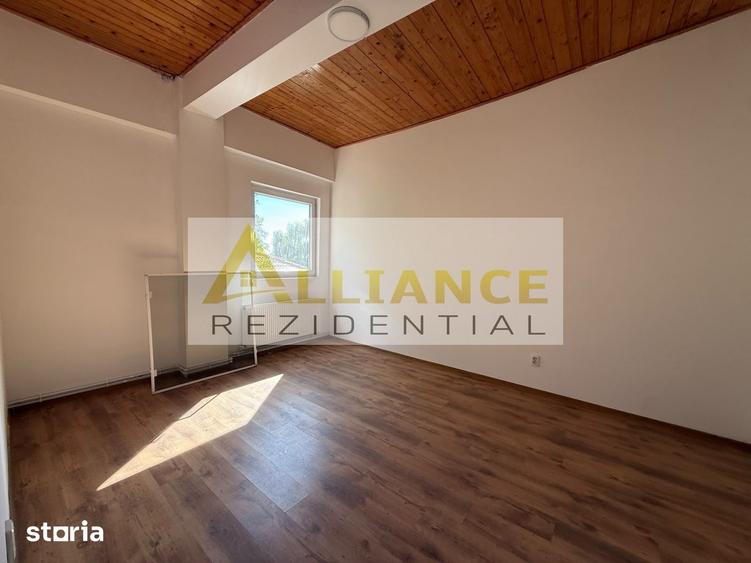 Casa individuala de vanzare in Catelu - 14 camere - teren 1550 mp - 10