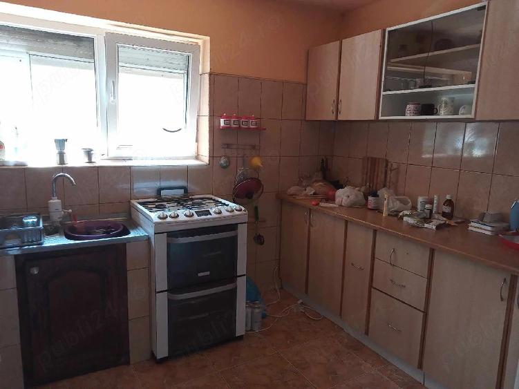 Casă cu Teren 1464 Mp în Vinga