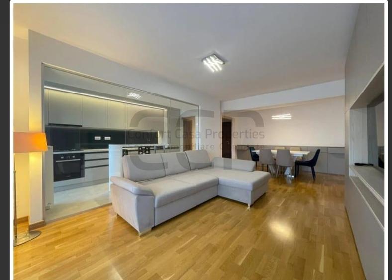 Apartament cu 3 camere decomandat în Victoriei