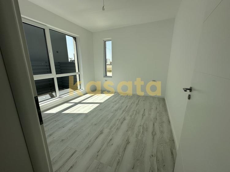 Casă cu 4 camere în Domnești