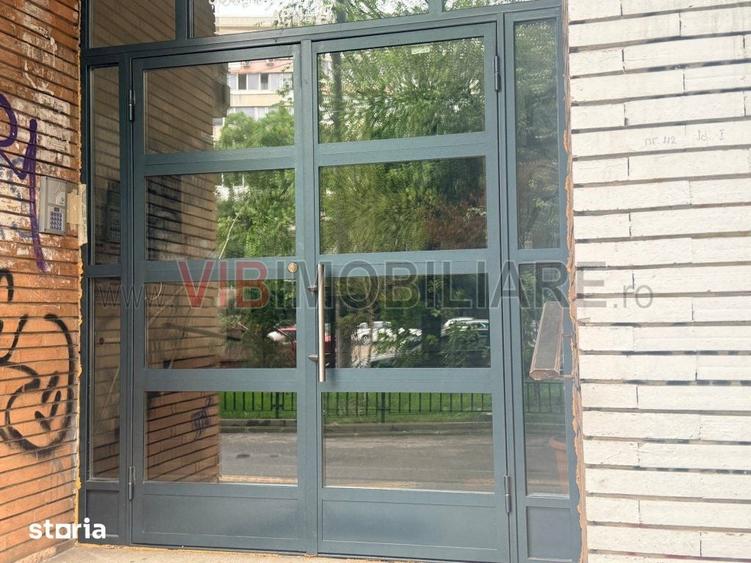 Apartament cu 4 camere decomandat în Titan