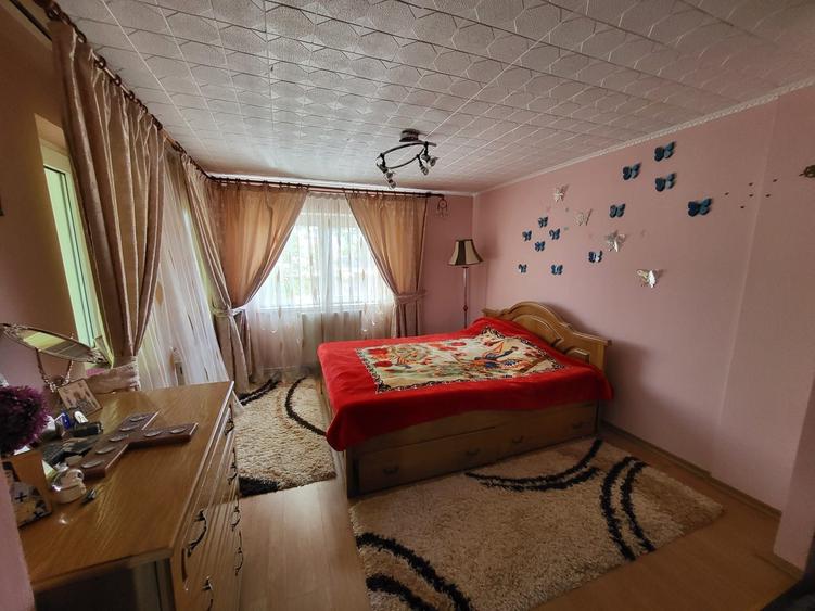 Casă cu 4 camere în Letea Veche