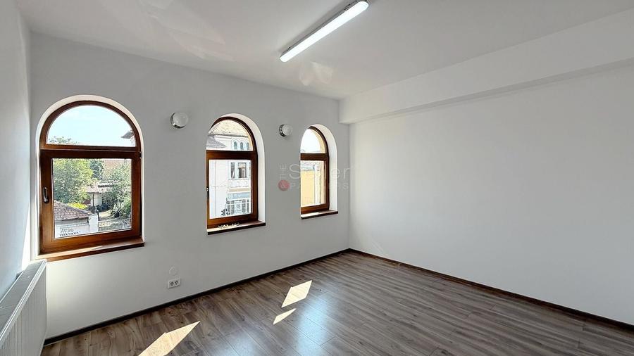 Birou, de 355 mp, în Brașovul Vechi