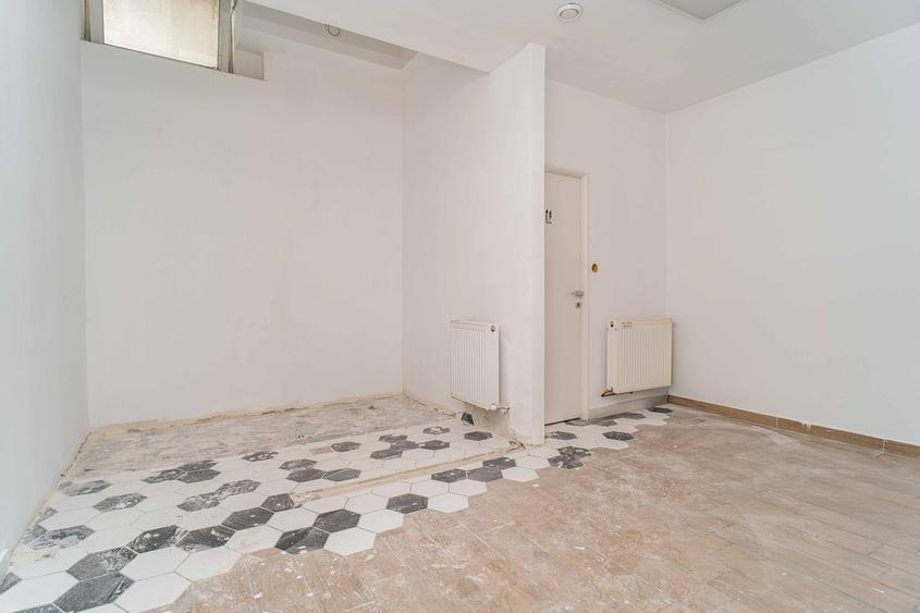 Spațiu comercial, de 311 mp, în Cug