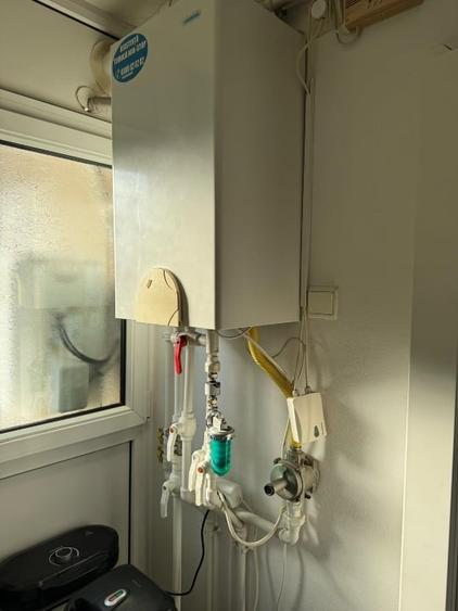 Apartament cu 2 camere decomandat, mobilat în Sărari