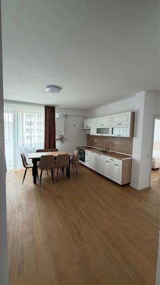 Apartament cu 3 camere decomandat în Exterior Vest