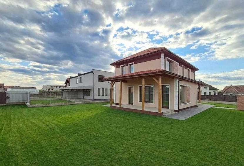 Casă cu 4 camere în Apahida