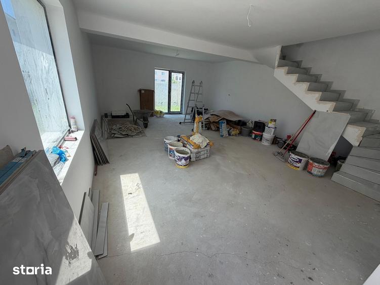 Casă cu 4 camere cu Teren 250 Mp în Cornetu