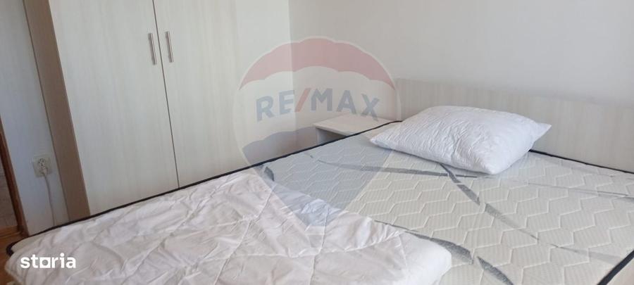 Apartament cu 3 camere decomandat în P-ța Spitalului