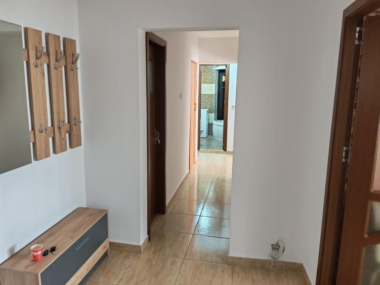 Particular inchiriez apartament 3 camere, zona Dristor -Mihai Bravul - 7