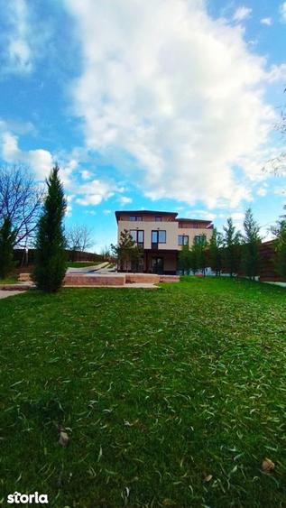 Casă cu 5 camere cu Teren 617 Mp în Snagov