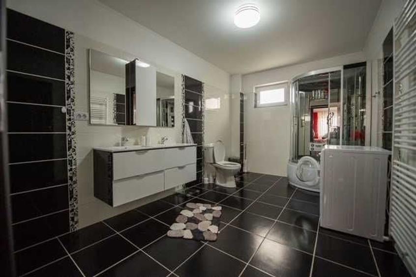 Casă cu 4 camere cu Teren 1400 Mp în Central