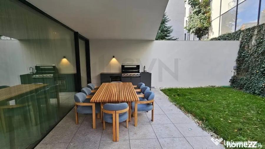 Apartament cu 4 camere semidecomandat în Dorobanți