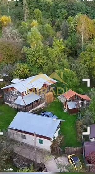 Casă cu 4 camere cu Teren 2249 Mp în Adunați