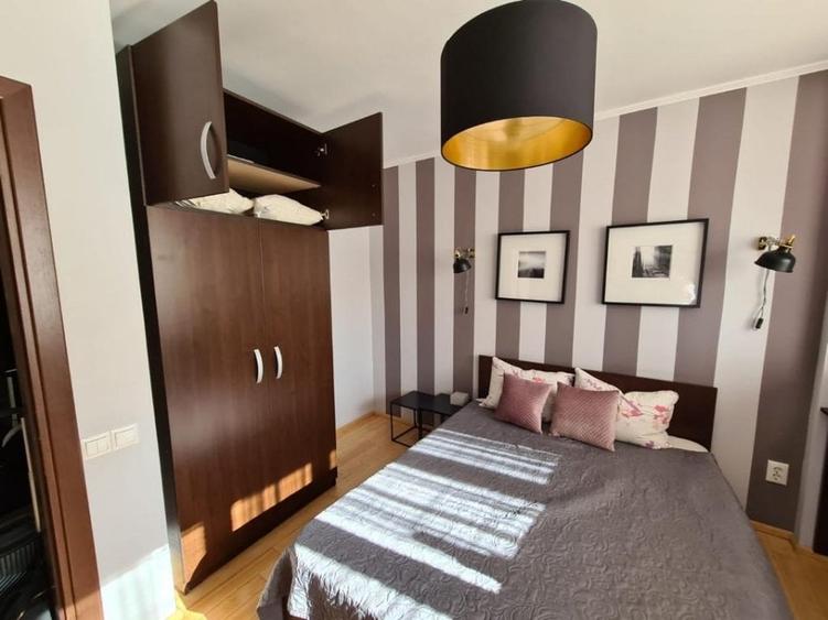 Apartament cu 2 camere decomandat, mobilat în Calea Victoriei