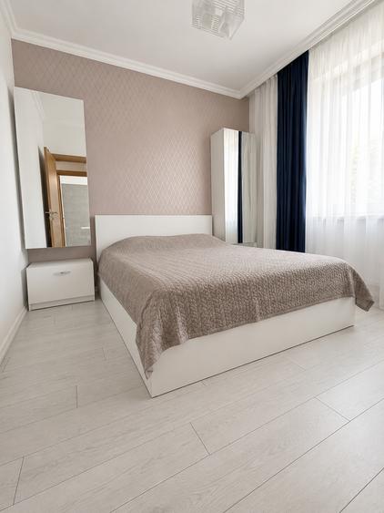 Apartament cu 3 camere decomandat în Faleza Nord