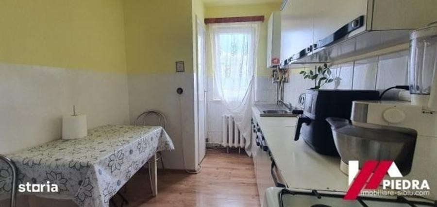 Apartament cu 2 camere decomandat în Cedonia