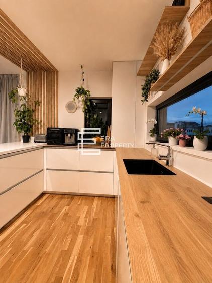 Duplex cu 5 camere cu Canalizare în Cristian