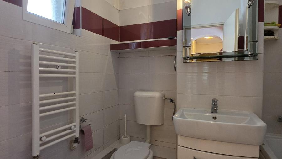 Apartament cu 3 camere decomandat, mobilat în Centrul Civic