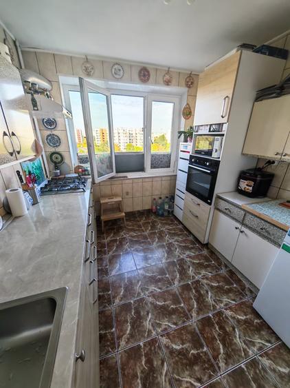 Apartament cu 3 camere decomandat în Brâncoveanu