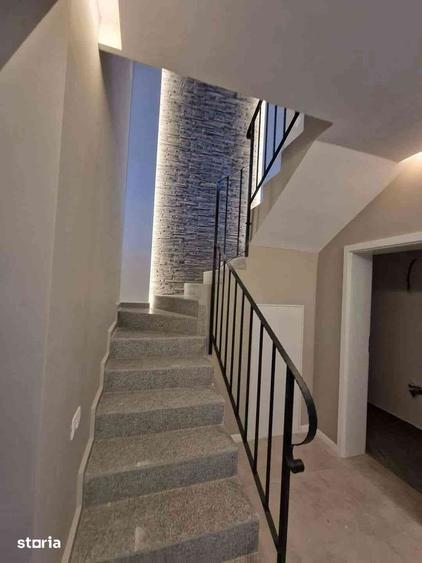 Casă cu 4 camere cu Teren 284 Mp în Sânmartin