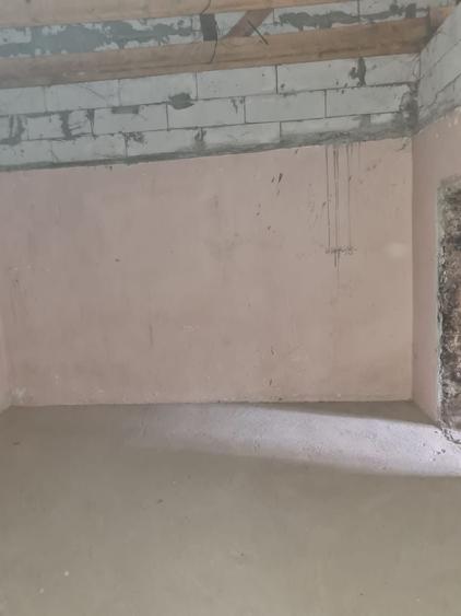 Casă cu 5 camere în Exterior Vest